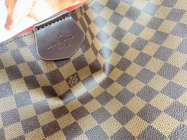 ルイヴィトンバッグ角部分ディテール